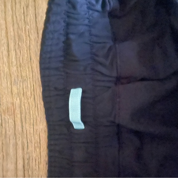 Lululemon Shorts Size 6 Pink - Picture 5 of 5